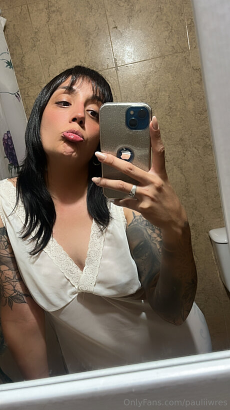 Pauliiwres free actress img