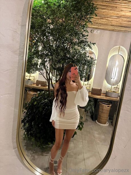 Aryalopezx porn model images