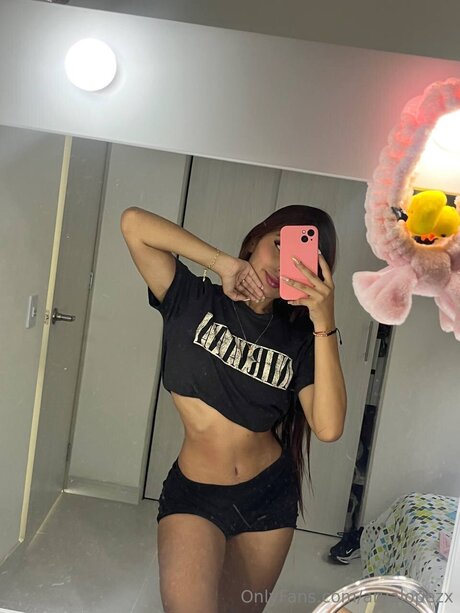 Aryalopezx pretty model archive