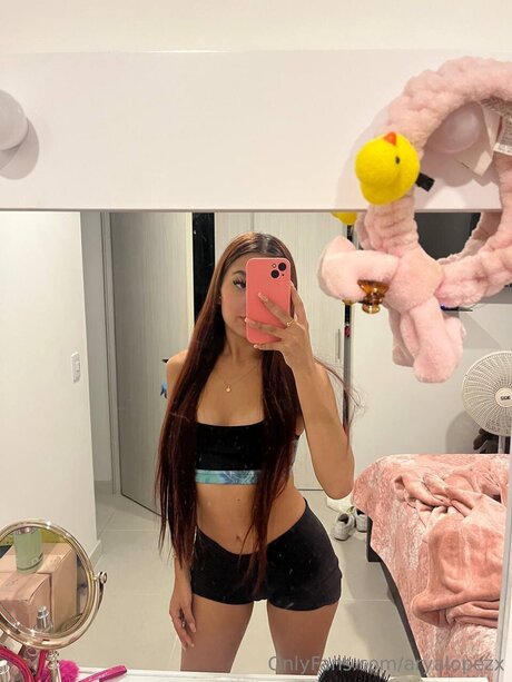 Aryalopezx star adult archive