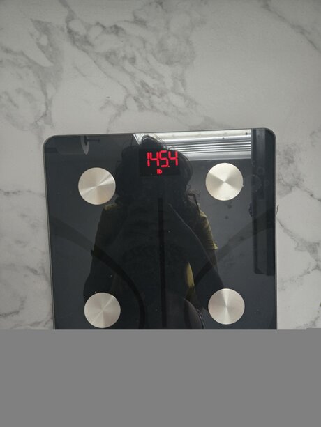 Seductively Annie pretty actress photos