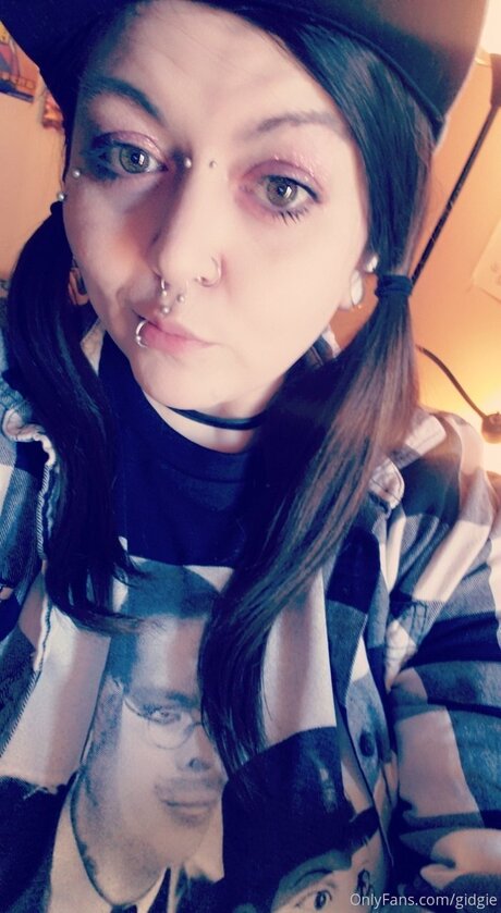 Gidgie porn actress galleries