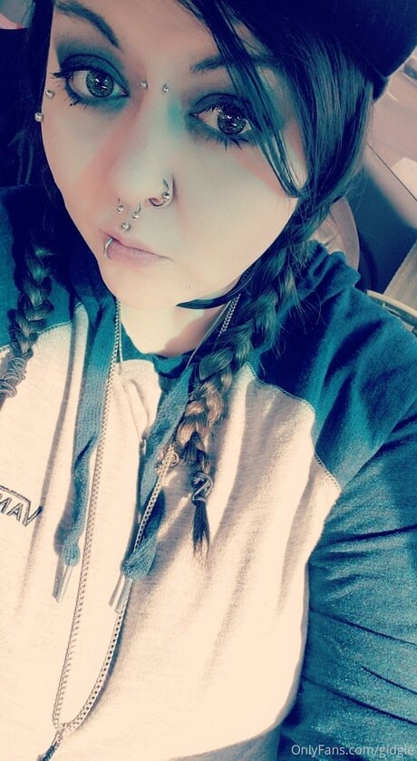 Gidgie model high quality gallery