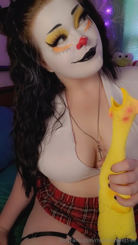 Riversrunwetfree nudes model images