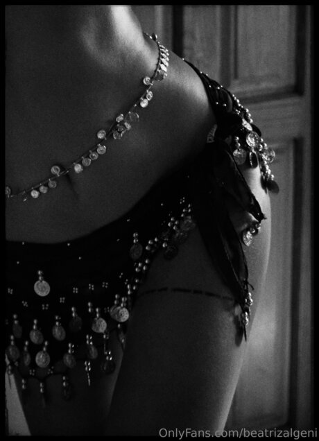 Beatrizalgeni naked star images