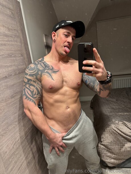 Danthecobbler model naked pictures