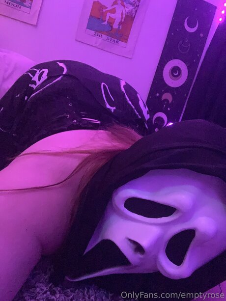 Emptyrose beautiful model image