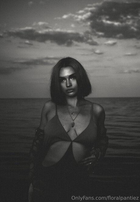 Floralpantiez porn model img