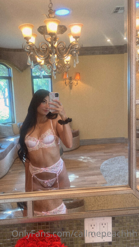 Callmepeachhh beautiful star photo