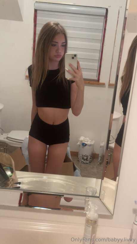 Babyy Livvy hd pornstar picture