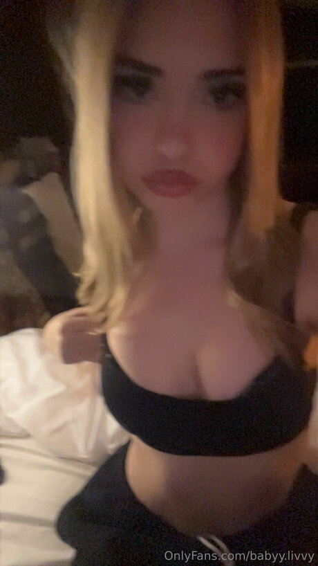 Babyy Livvy nude model picture