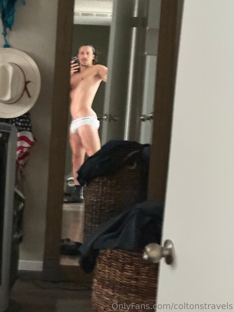 Coltonstravels model free image