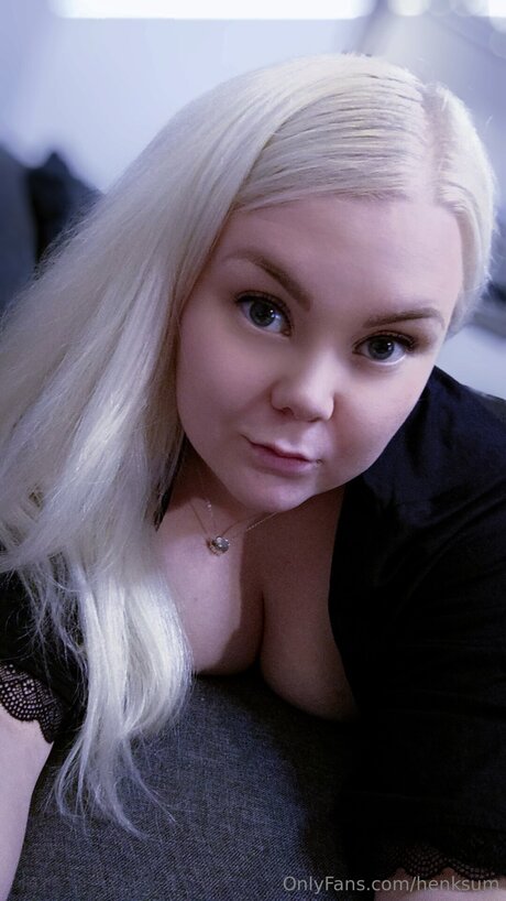 Henksum actress photos