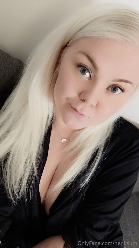 Henksum pornstar high quality image