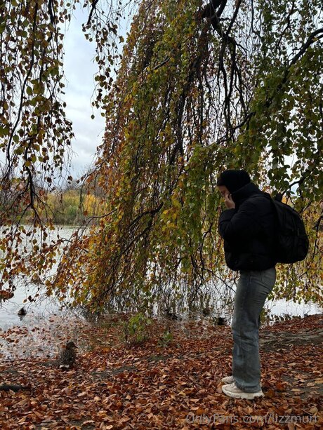 Lizzmurr hot actress photo