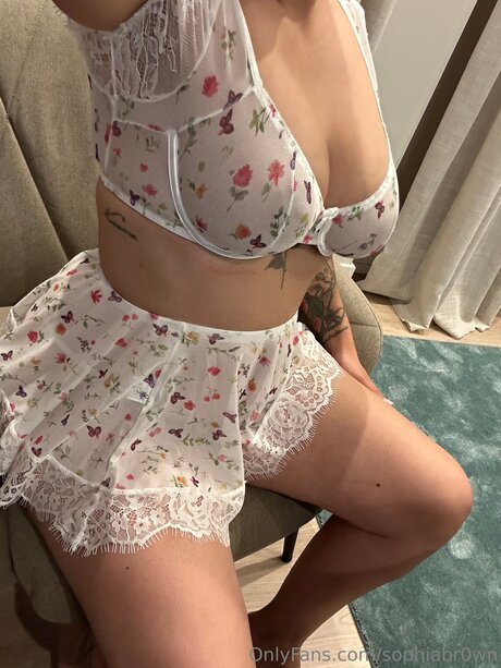 Sophiabr0wn nudes actress picture