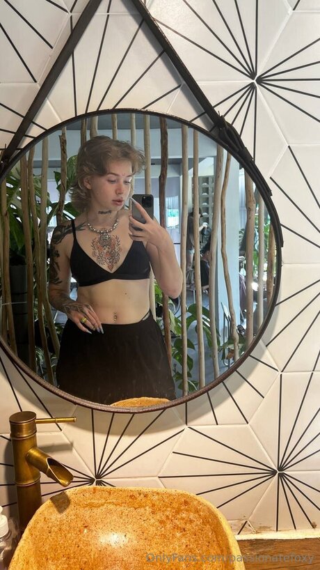 Passionatefoxy sex star photos