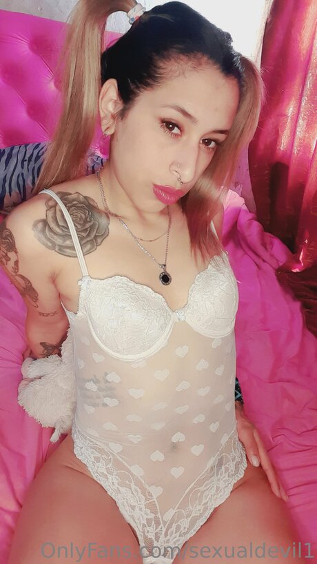 Sexualdevil1 pornstar xxx img