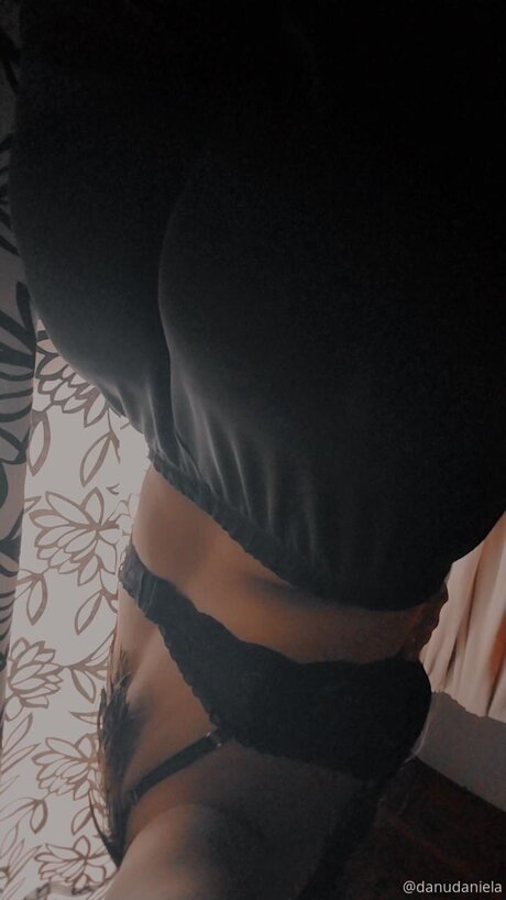 Danudaniela actress photos