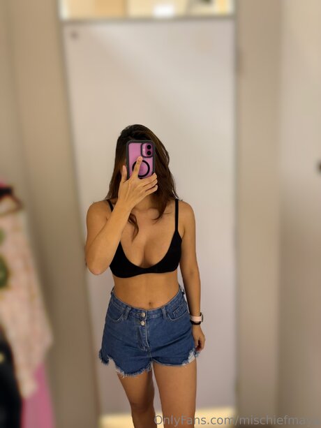 Mischiefmaya erotic model galleries