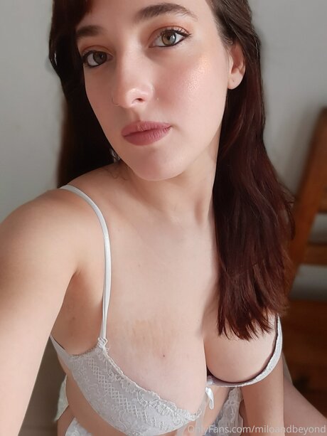 Emileying perfect actress picture