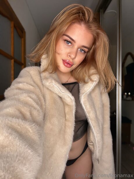 Loonamax star sexy images