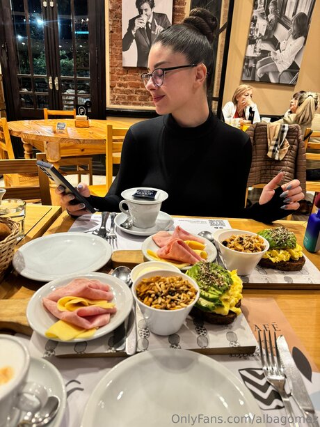 Albagomez top actress photos