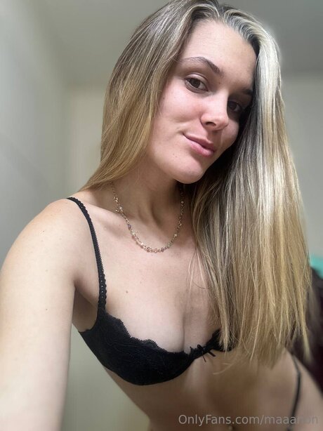 Maaanon perfect pornstar photo