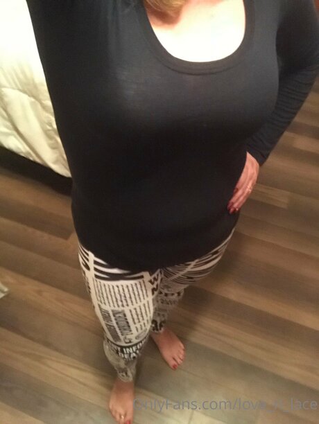 thick latina milf onlyfans top picture