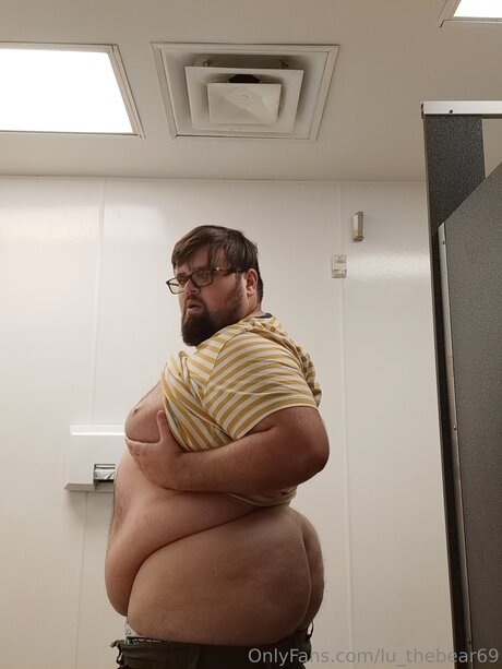 Lu Thebear69 sexy model photo