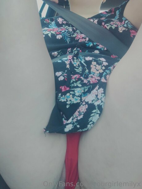 Yourgirlemilyx free pornstar photos