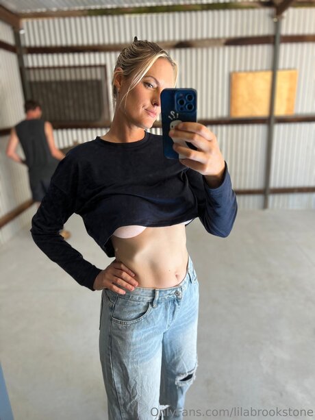 athletic milf onlyfans best pic