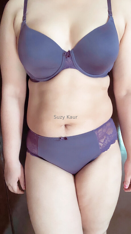 Suzykaur adult model gallery