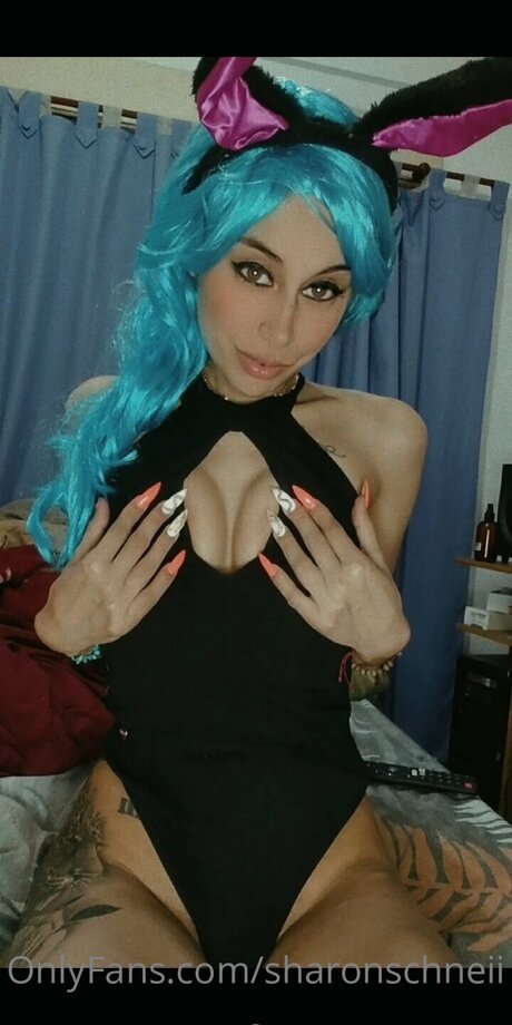 Sharonschneii star hot img