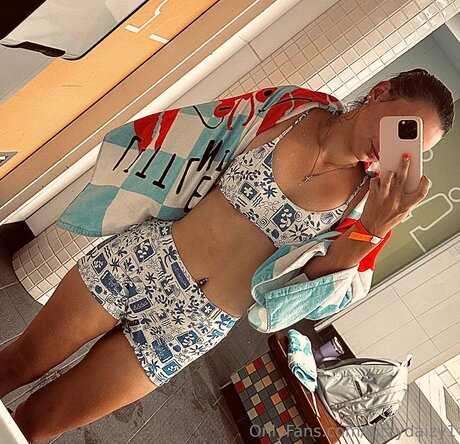 Ditzydaizy1 art star picture