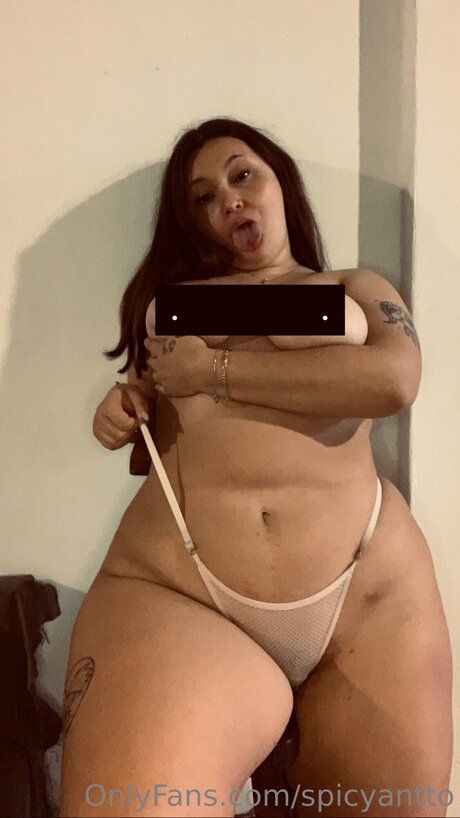 Spicyantto naked star img