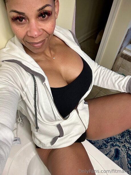 Fitmarci naked pornstar img