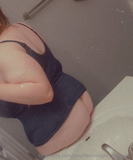 Yourfavnaughtymommy pretty actress photo