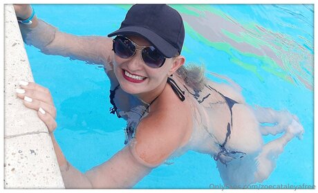 Zoecataleyafree erotic star img