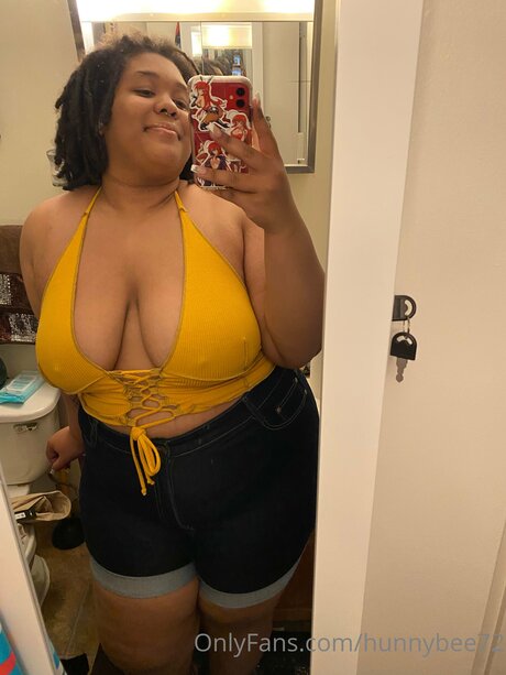 Hunnybee72 pornstar free images