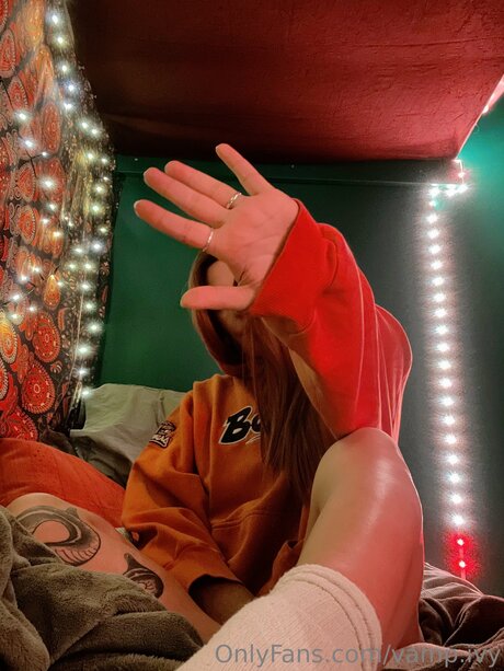 Vamp Ivy model pretty gallery