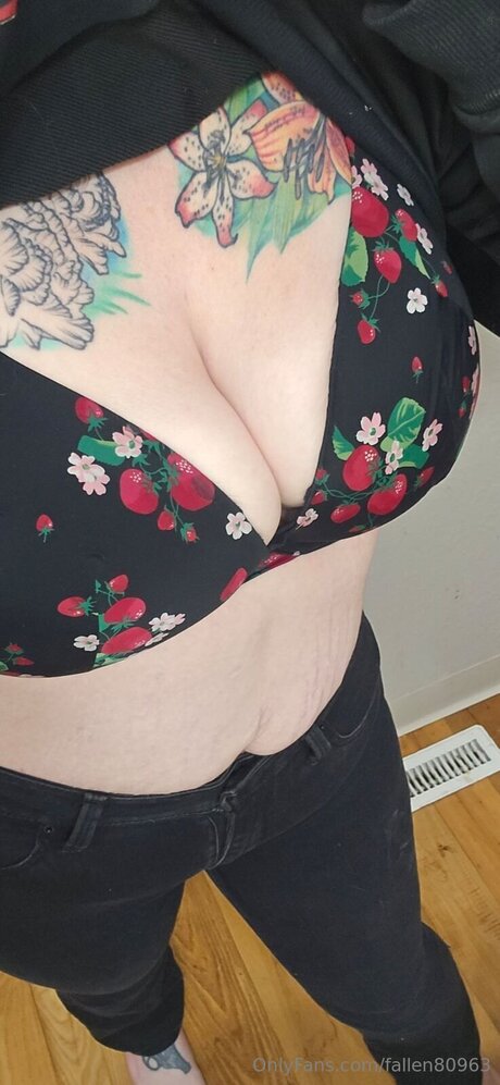 Fallen80963 pornstar nude pic