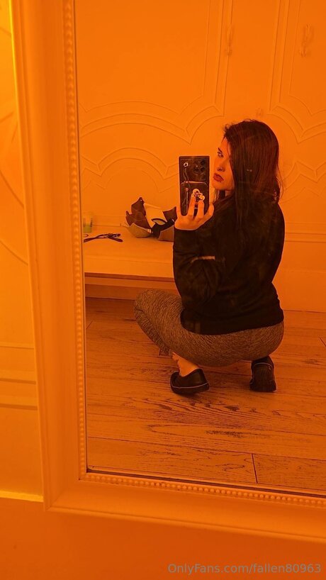 Fallen80963 sex model images