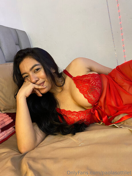 Lalatinapaola model sex pics