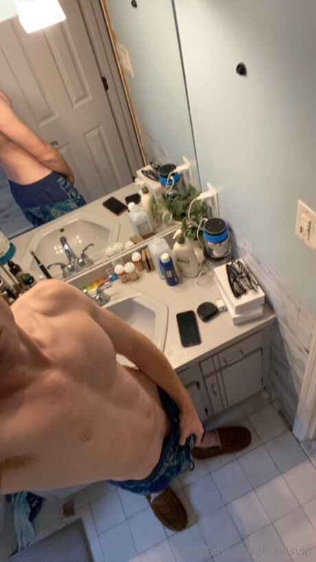 Maxisvip erotic pornstar img