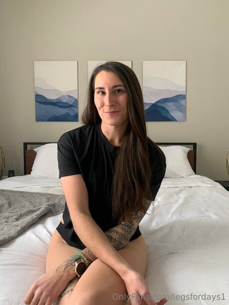 Legsfordays1 sexy star photo