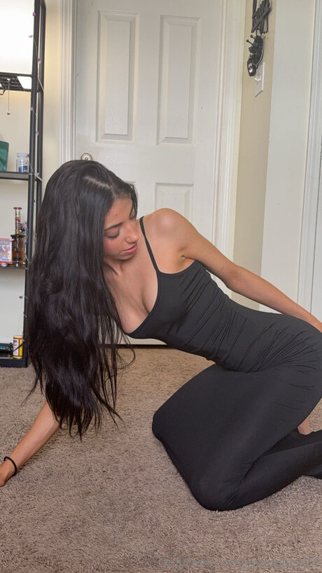 Younglust24 nude model pic