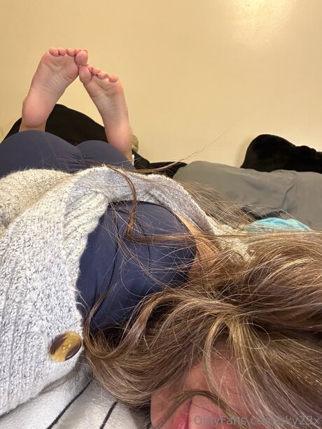 Sky23x sex model picture