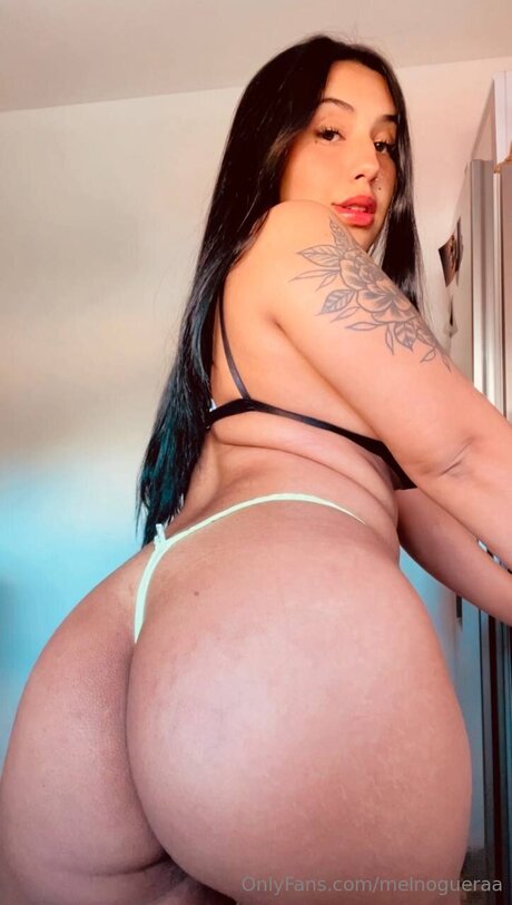 Melnogueraa model exclusive picture