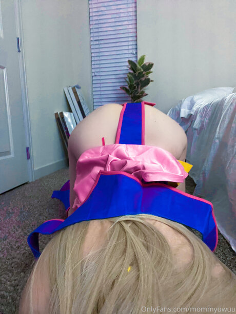 Mommyuwuu star erotic pics